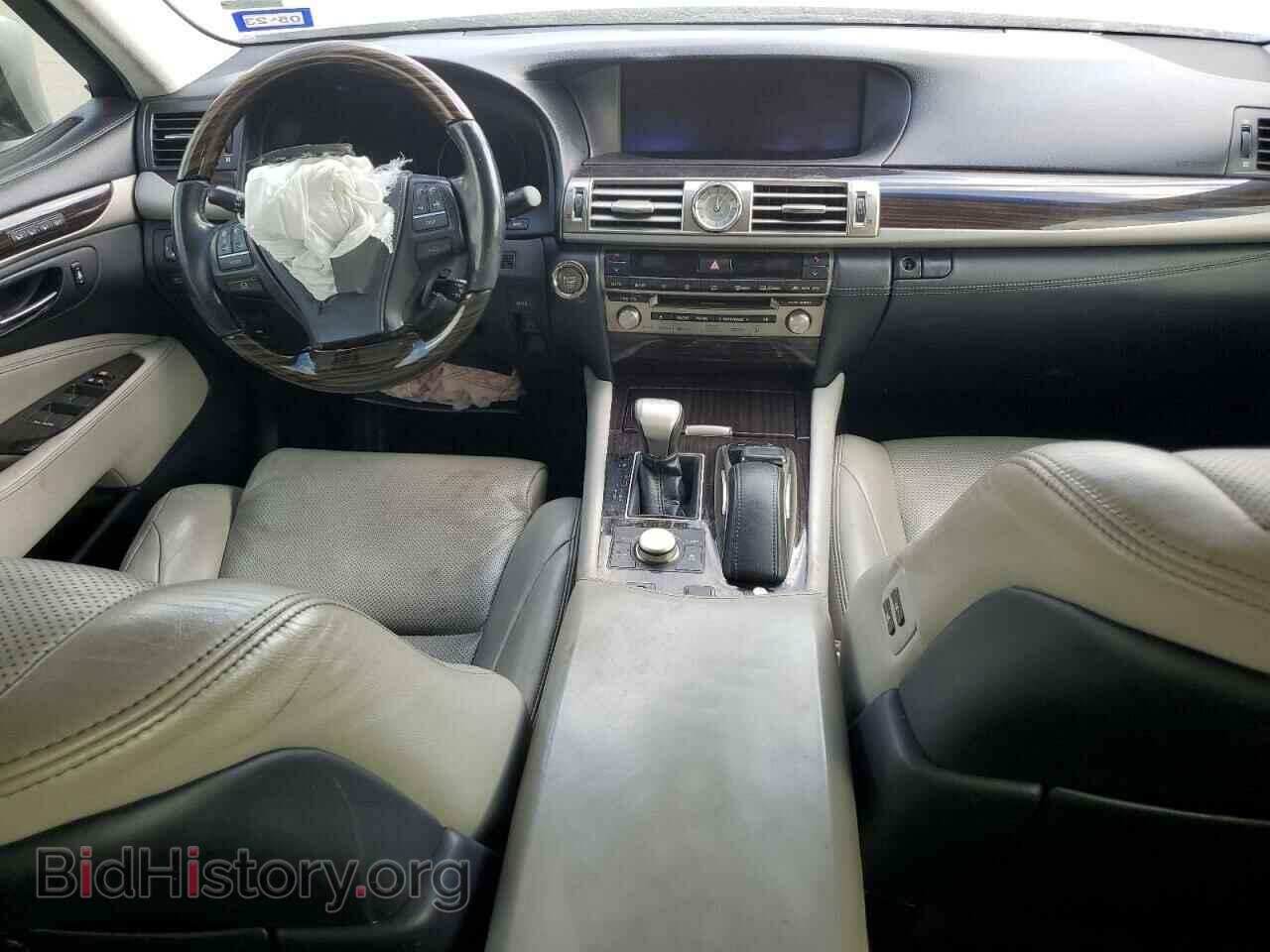 2016 LEXUS LS460 - VIN: JTHBL5EF5G5140566 - Photo 8
