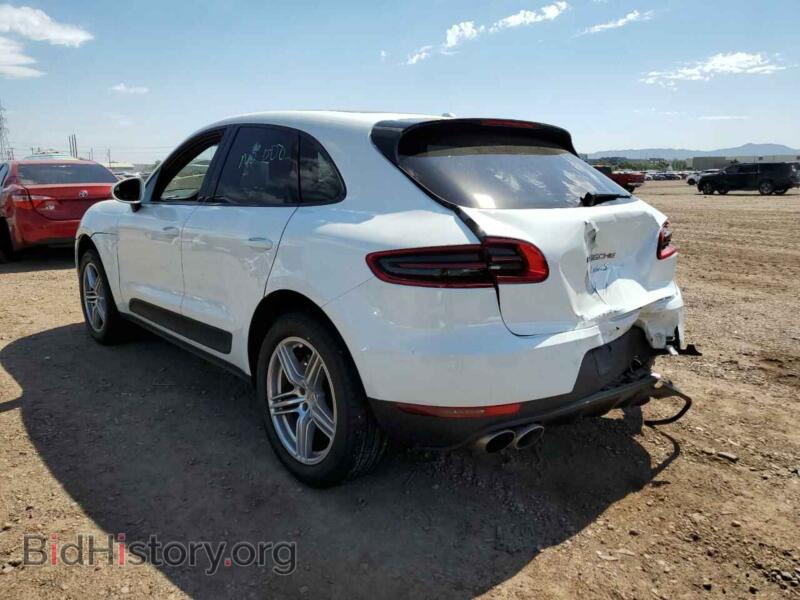 2016 Porsche MACAN (VIN WP1AB2A52GLB41373) — photo 3 of 10