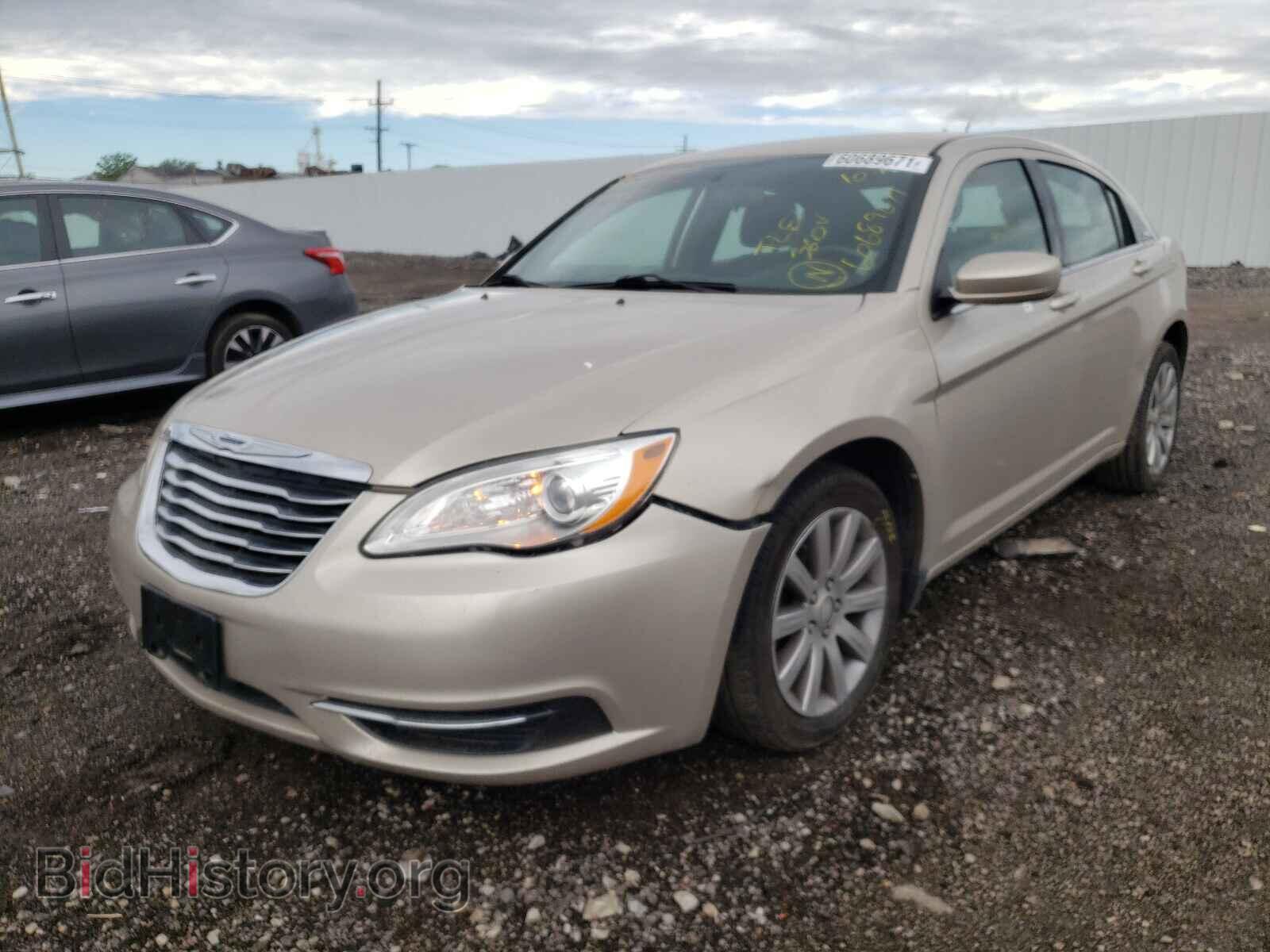 2013 CHRYSLER 200 - VIN: 1C3CCBBB0DN618236 - Фото 2