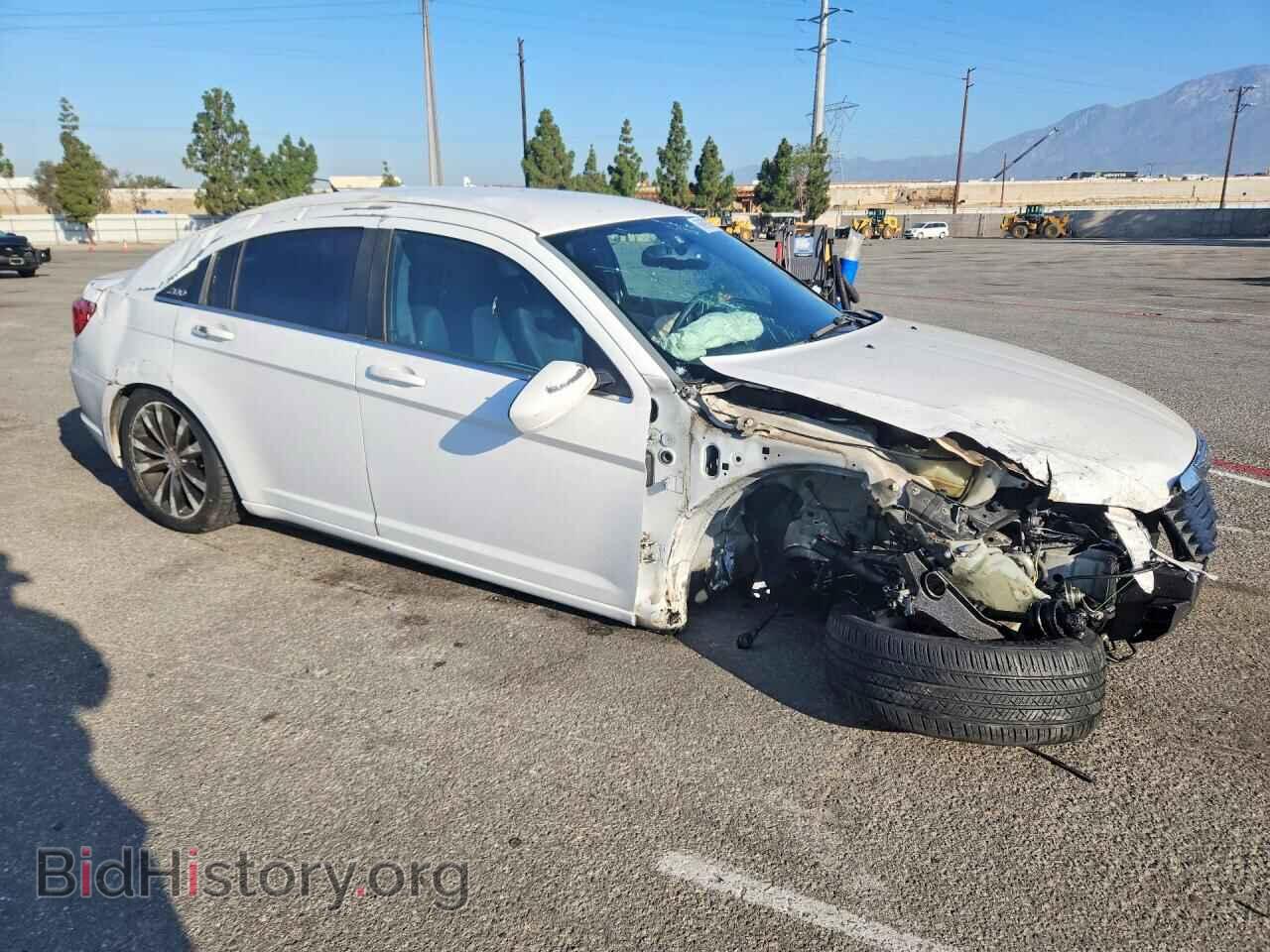 2012 CHRYSLER 200 - VIN: 1C3CCBBG3CN307958 - Фото 4