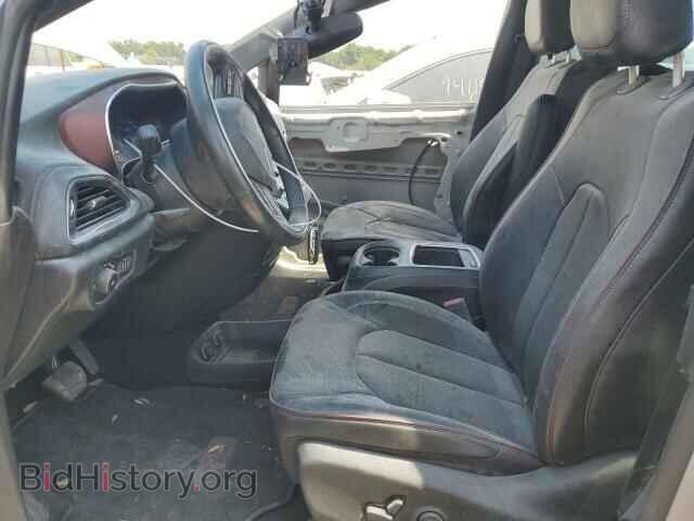 2020 CHRYSLER All Models - VIN: 2C4RC1GG6LR130057 - Фото 7