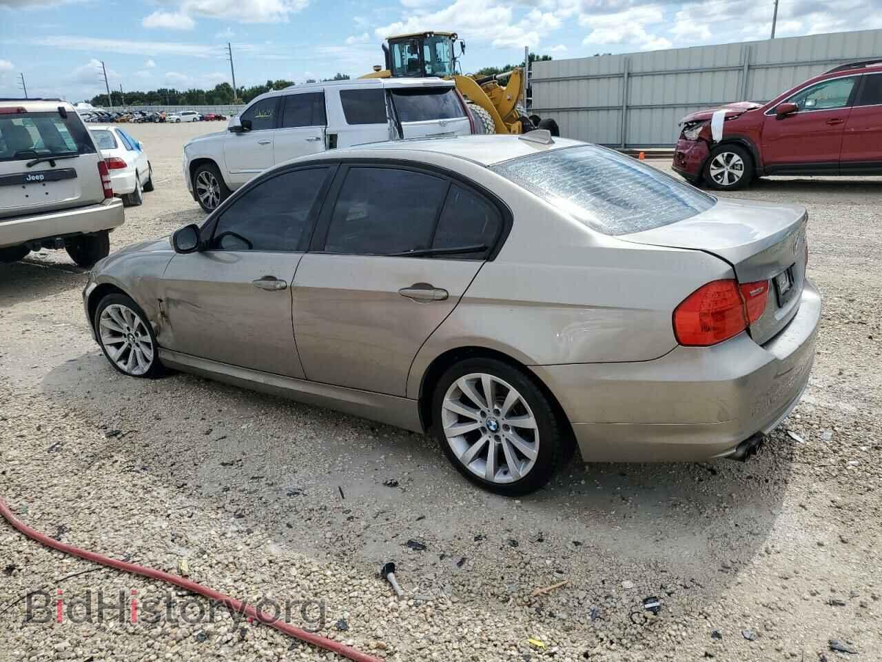 2011 BMW 3 SERIES - VIN: WBAPH7C52BE674256 - Фото 2