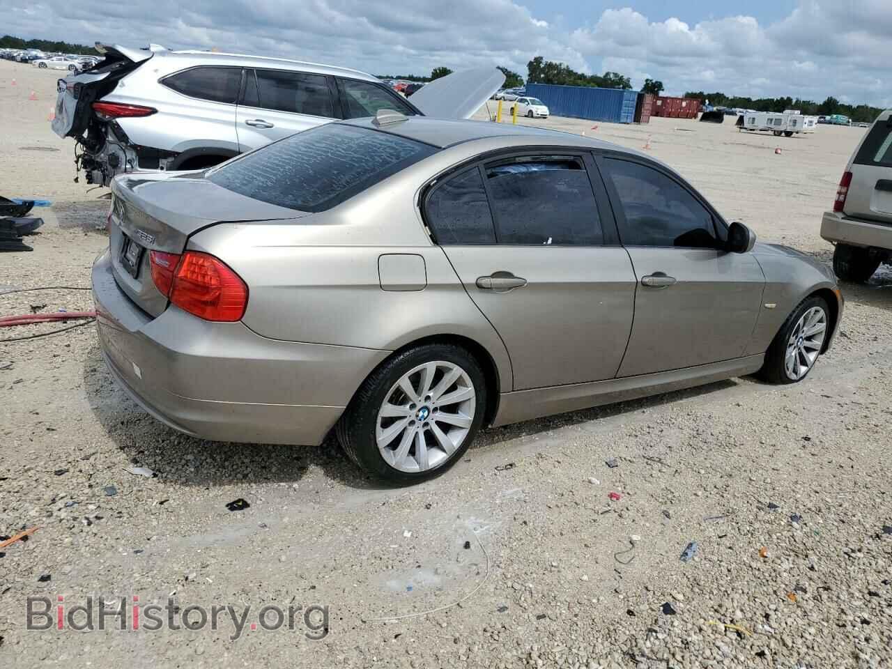 2011 BMW 3 SERIES - VIN: WBAPH7C52BE674256 - Фото 3