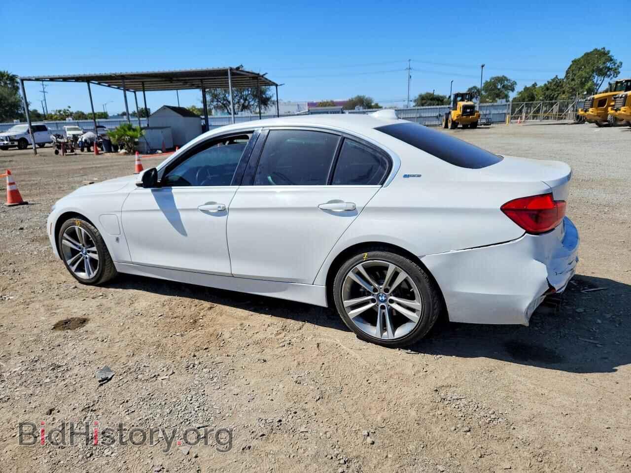 2017 BMW 3 SERIES - VIN: WBA8E1C30HA156896 - Photo 2