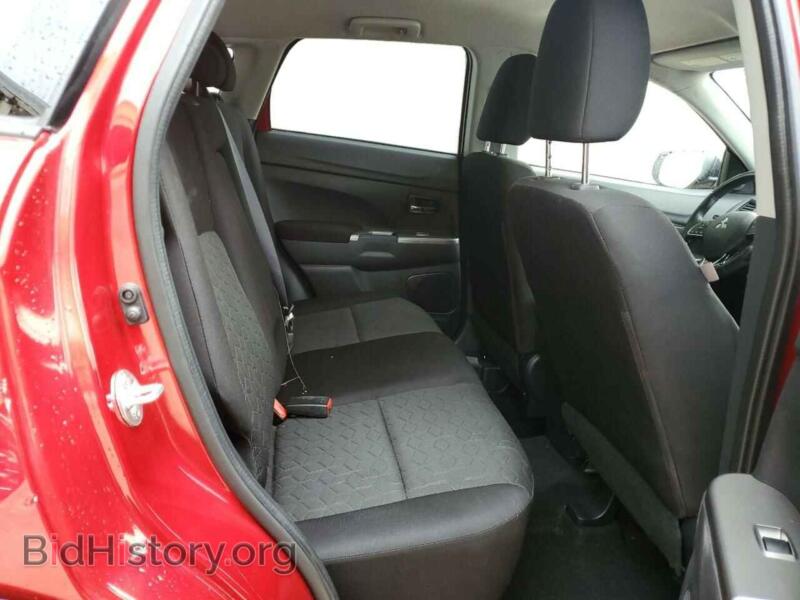 2020 Mitsubishi OUTLANDER (VIN JA4AP4AU2LU011663) — photo 10 of 12