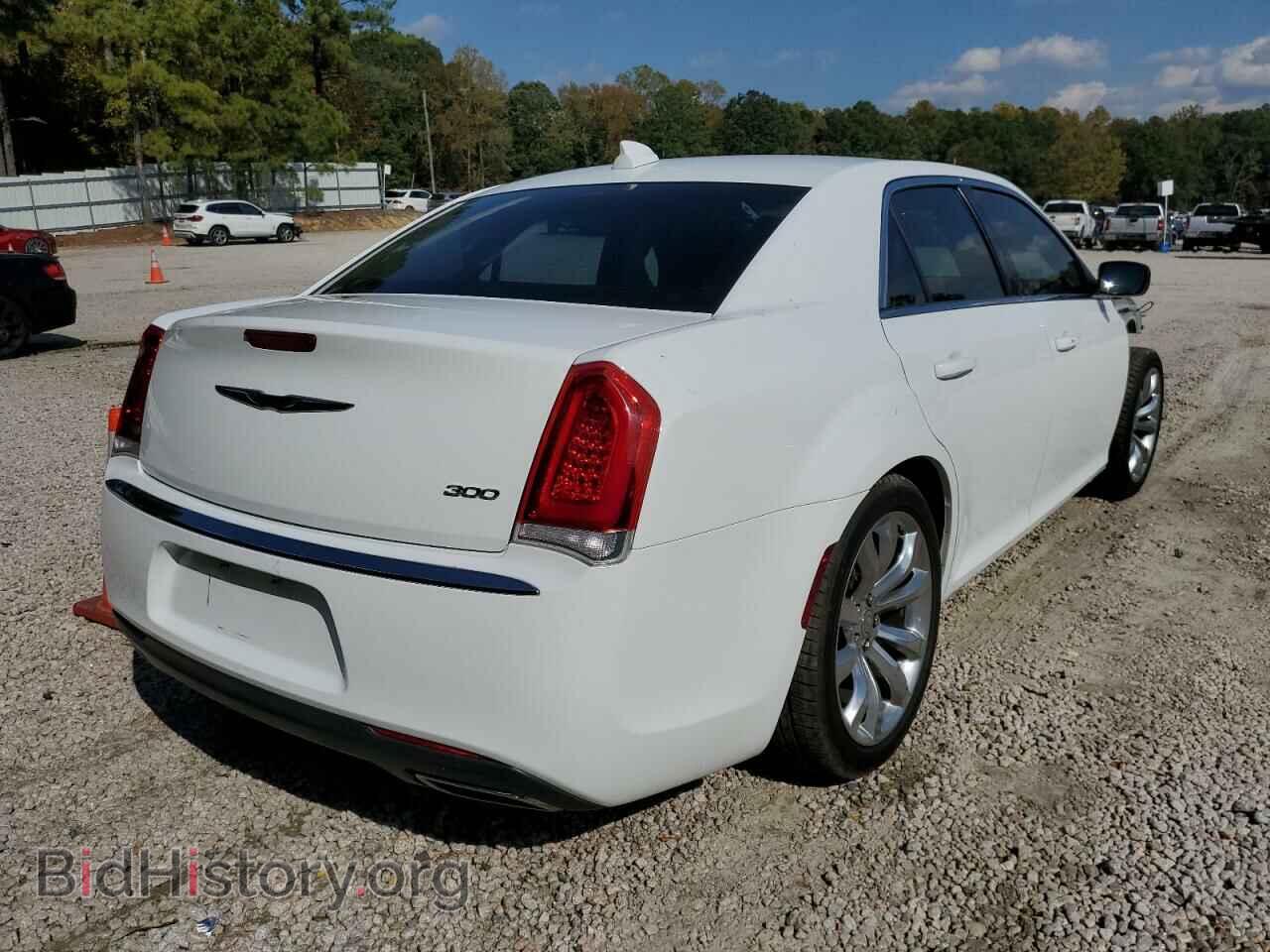 2019 CHRYSLER 300 - VIN: 2C3CCAAG7KH610504 - Фото 4