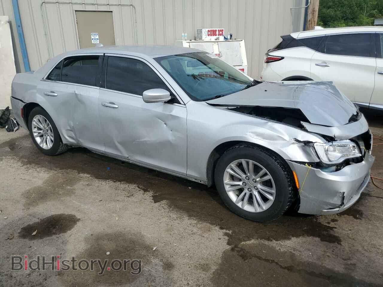 2019 CHRYSLER 300 - VIN: 2C3CCAAG8KH755454 - Фото 4