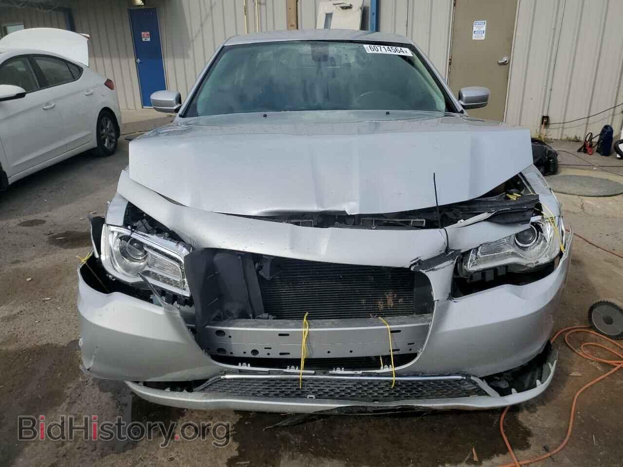 2019 CHRYSLER 300 - VIN: 2C3CCAAG8KH755454 - Фото 5