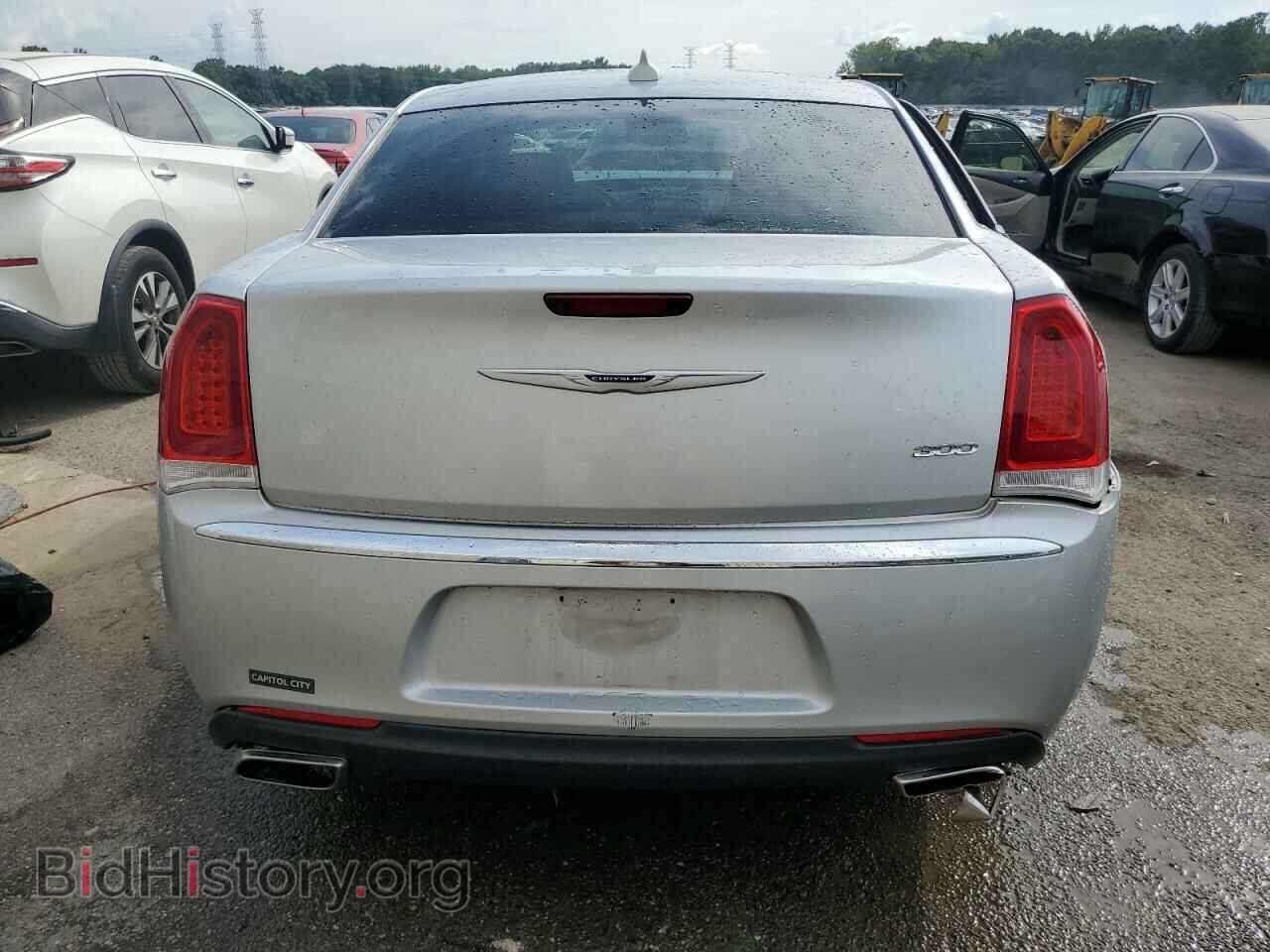 2019 CHRYSLER 300 - VIN: 2C3CCAAG8KH755454 - Фото 6