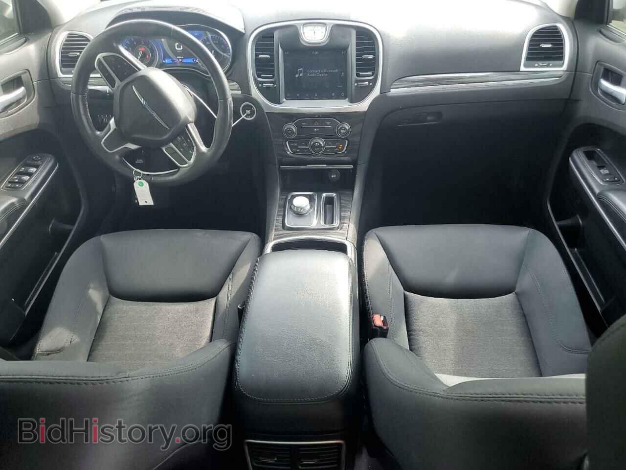 2019 CHRYSLER 300 - VIN: 2C3CCAAG8KH755454 - Фото 8