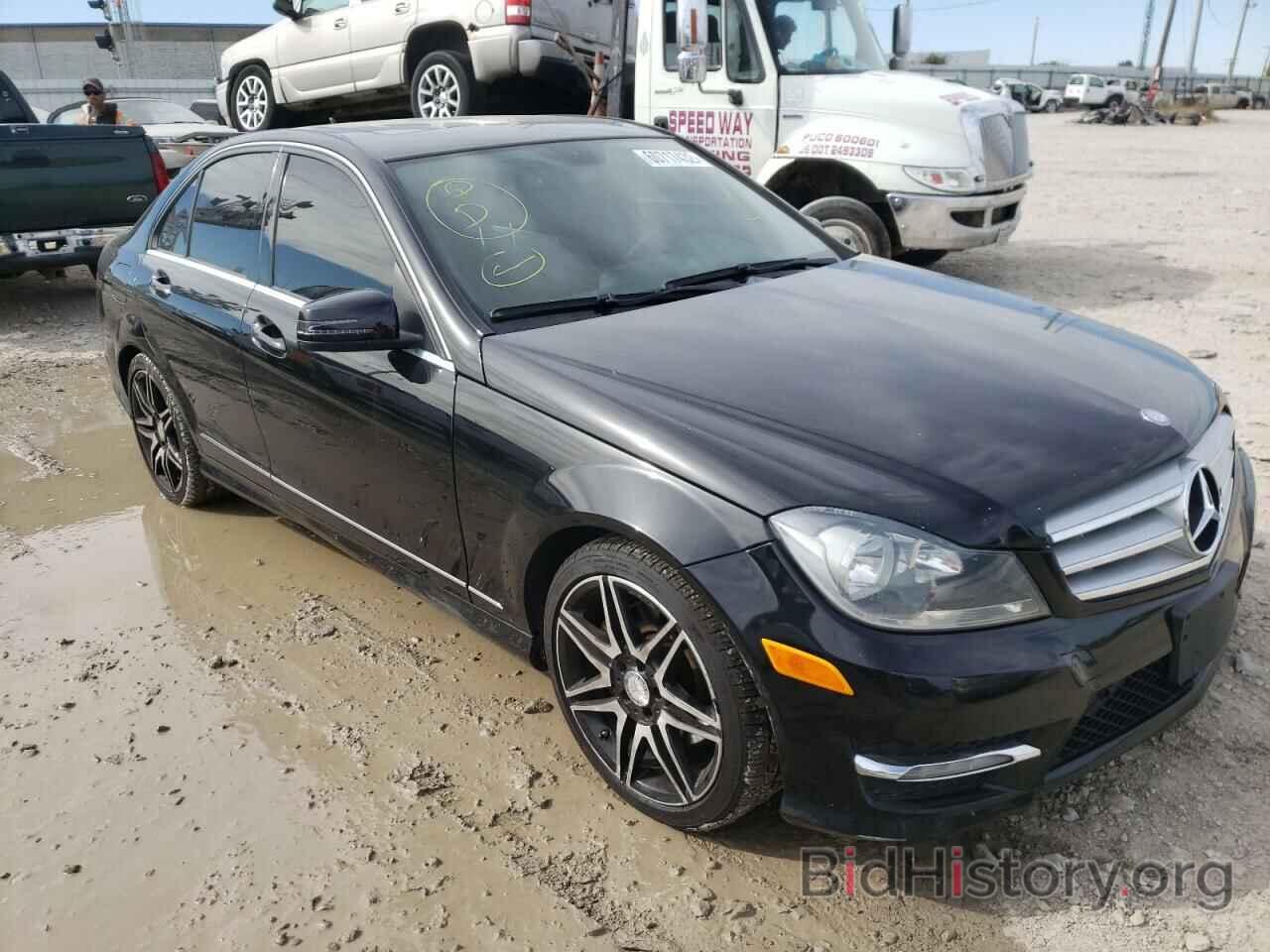 Photo WDDGF5HB3DR243129 - MERCEDES-BENZ C-CLASS 2013