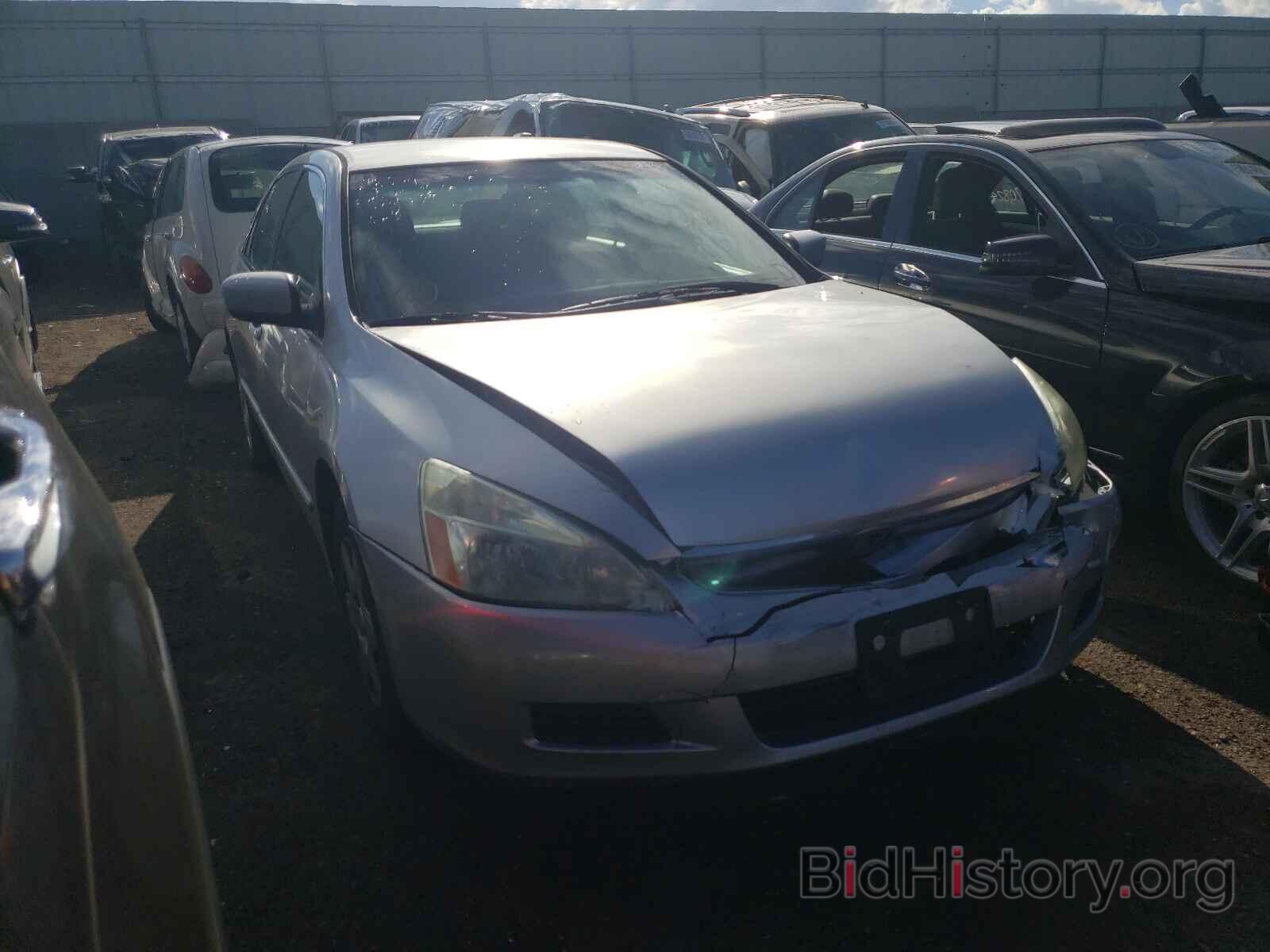 Photo 1HGCM564X7A176312 - HONDA ACCORD 2007