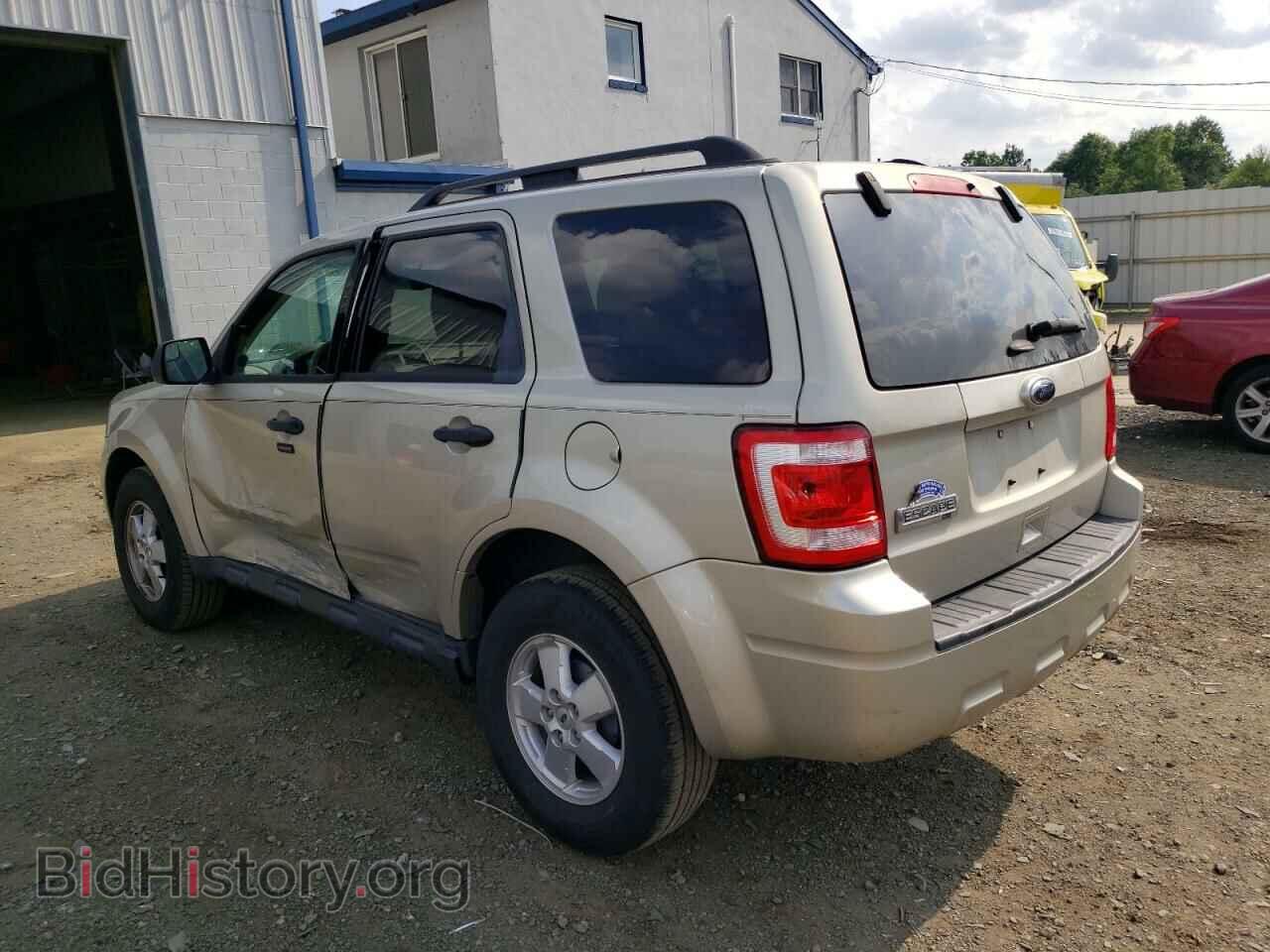 2011 FORD ESCAPE - VIN: 1FMCU0D73BKC15836 - Фото 2