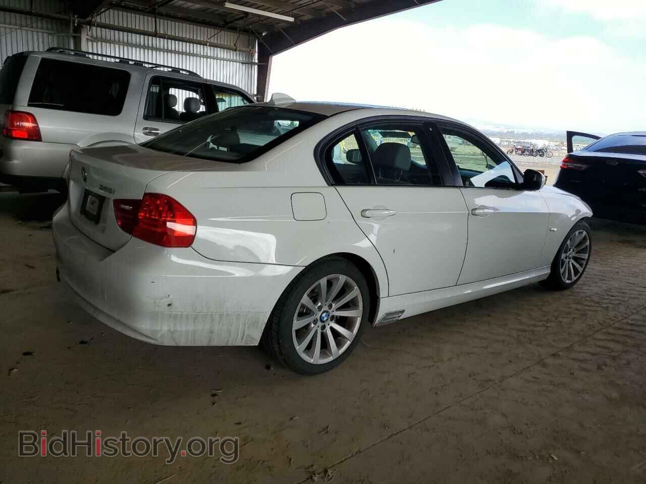 2011 BMW 3 SERIES - VIN: WBAPH5G5XBNM74238 - Фото 3