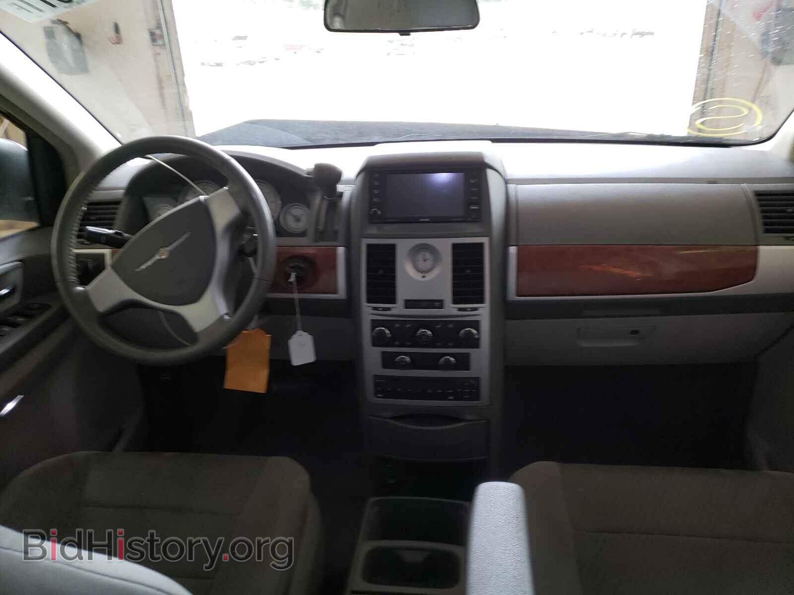 2009 CHRYSLER MINIVAN - VIN: 2A8HR54169R556057 - Фото 9