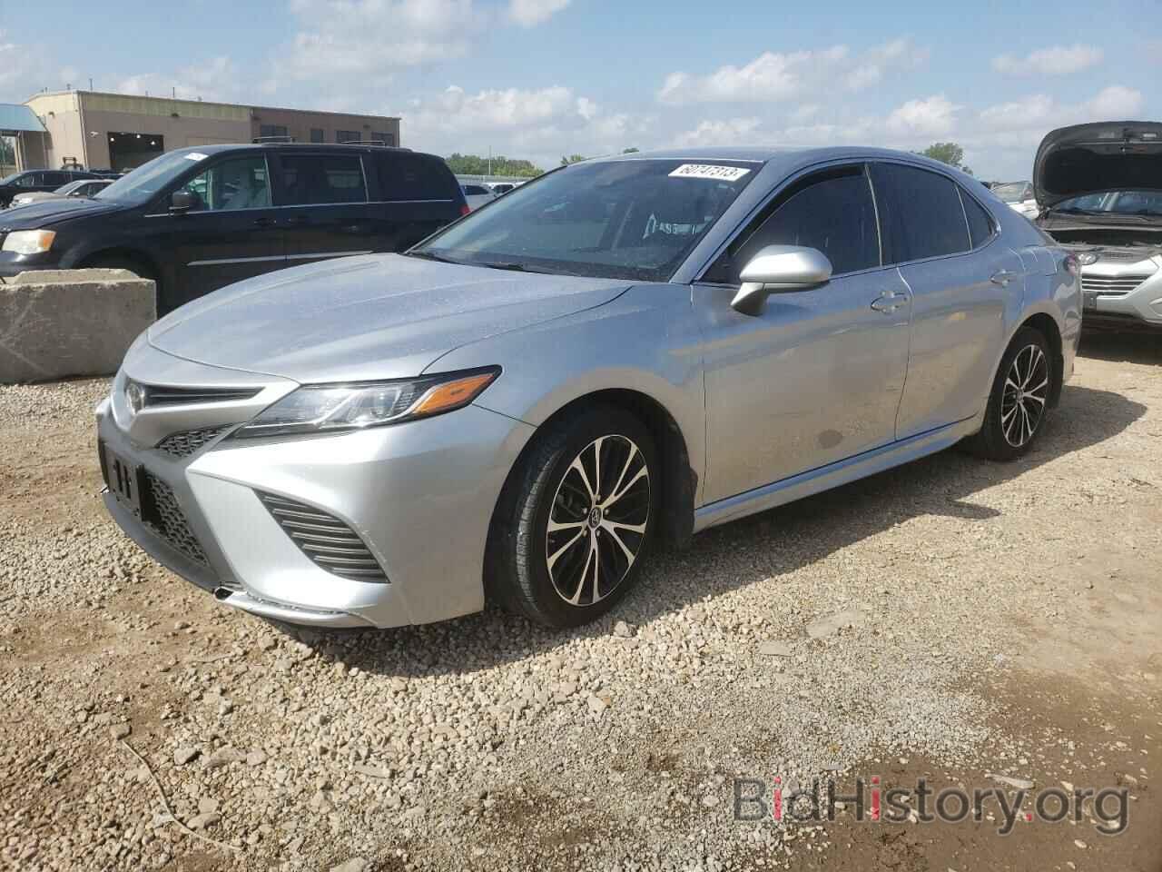 Photo 4T1B11HK2JU563798 - TOYOTA CAMRY 2018