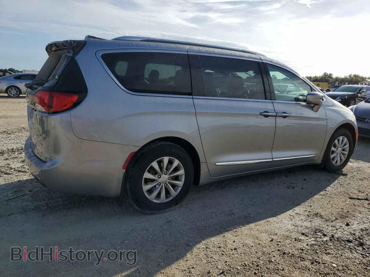 2019 CHRYSLER PACIFICA - VIN: 2C4RC1BG8KR561280 - Фото 3