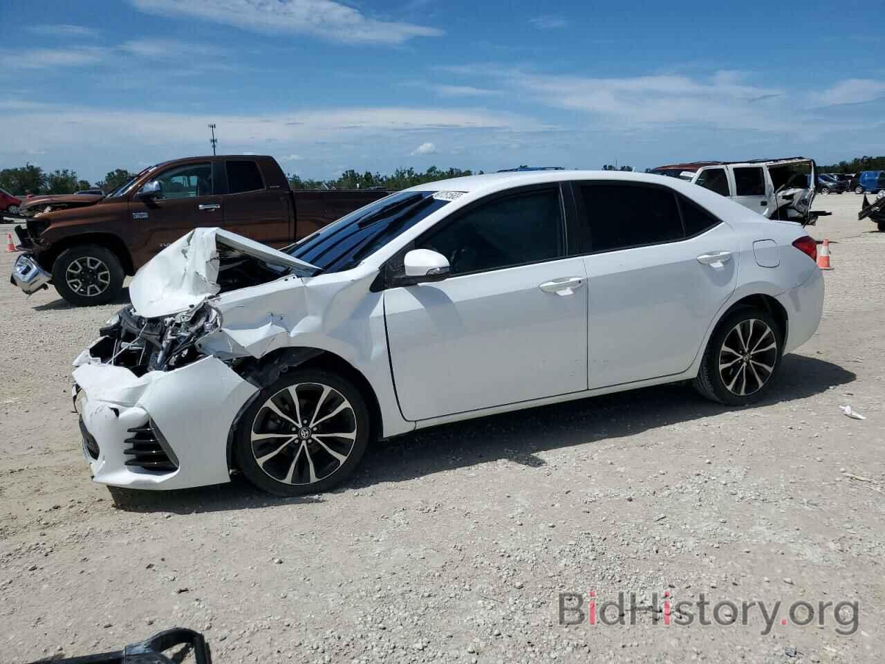 Photo 5YFBURHE6JP805235 - TOYOTA COROLLA 2018