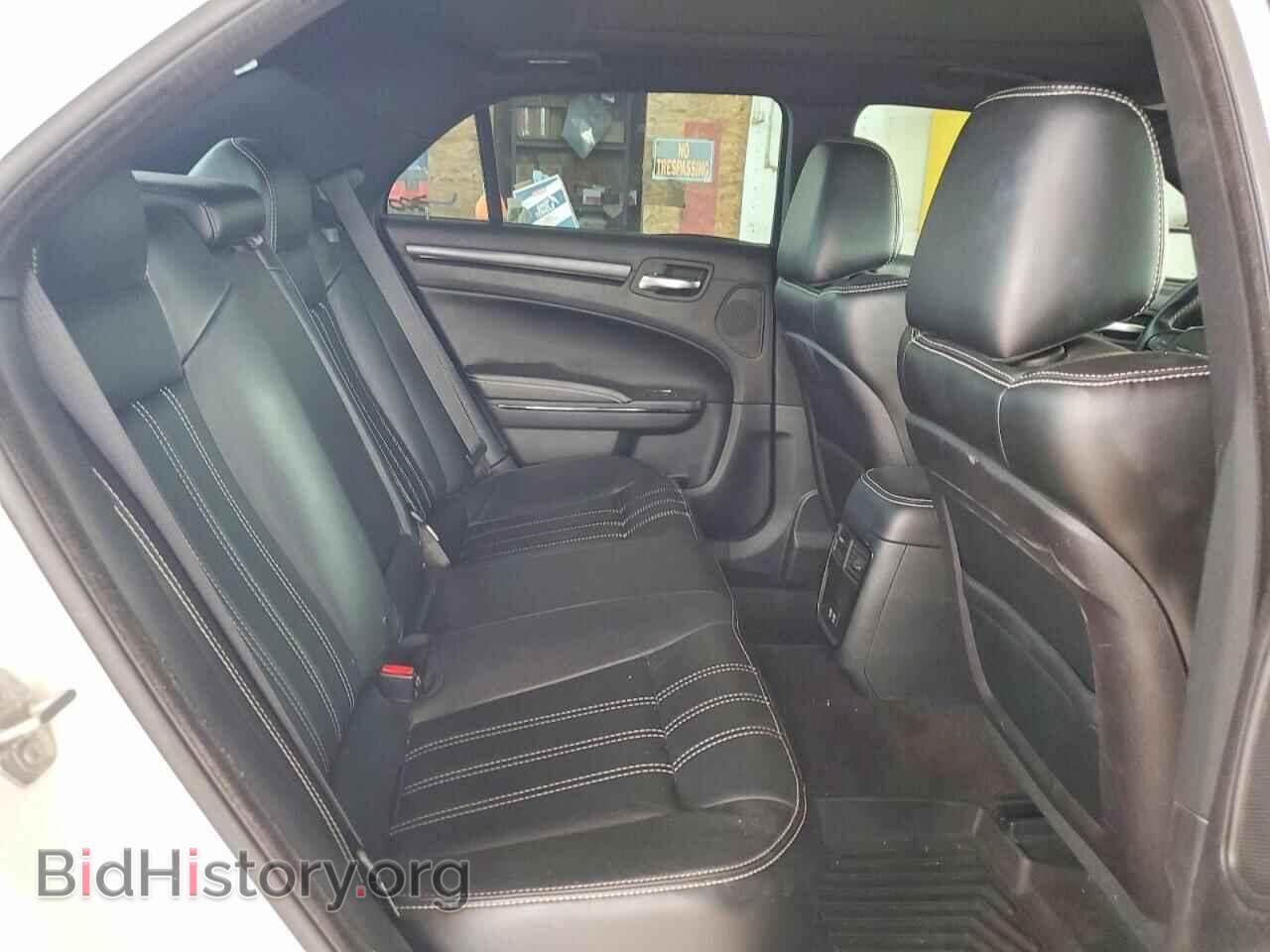 2016 CHRYSLER 300 - VIN: 2C3CCAGG1GH298744 - Photo 10