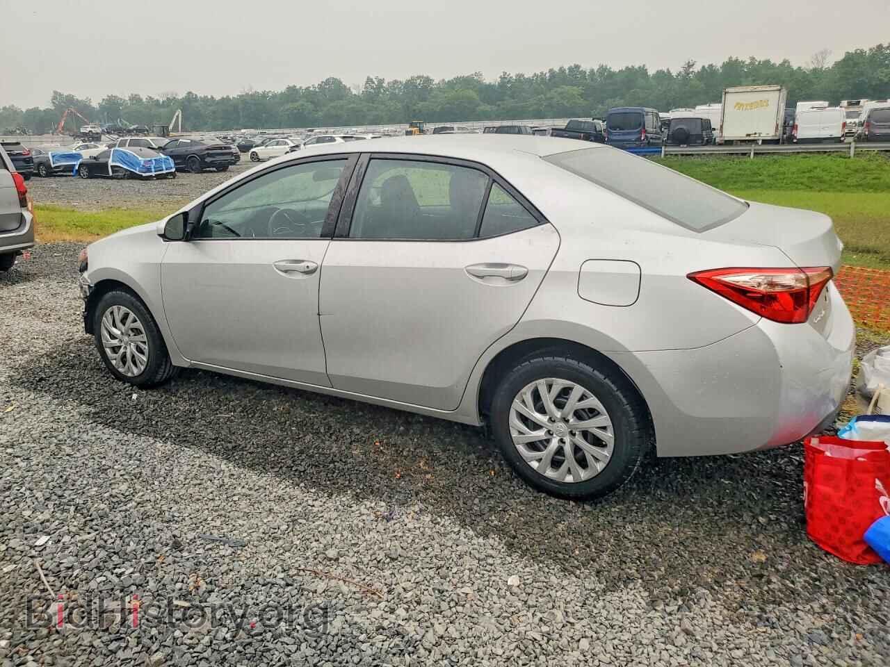2018 TOYOTA COROLLA - VIN: 5YFBURHEXJP823317 - Photo 2