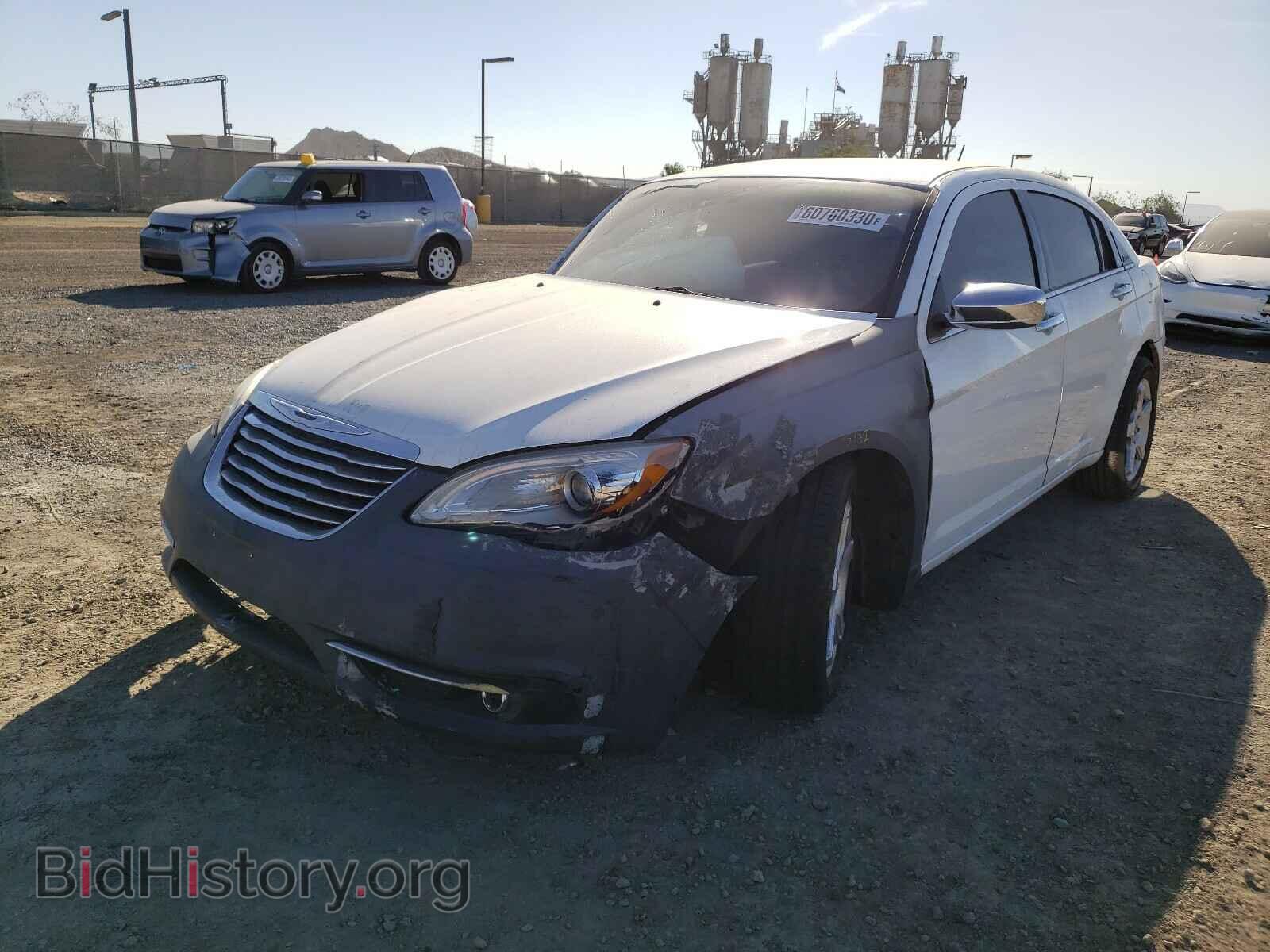 2013 CHRYSLER 200 - VIN: 1C3CCBCG5DN688860 - Фото 2