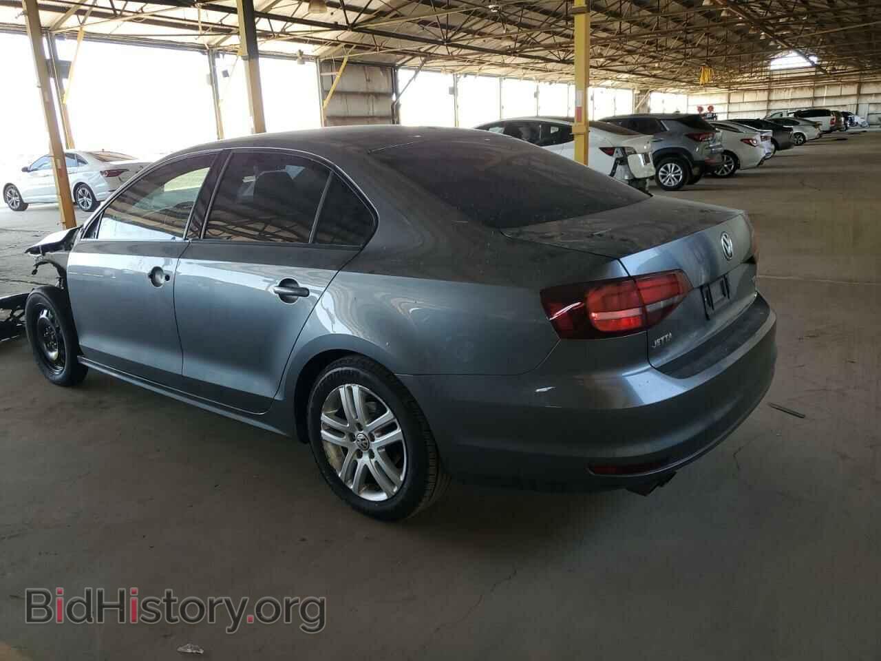 2018 VOLKSWAGEN JETTA - VIN: 3VW2B7AJ2JM233280 - Фото 2