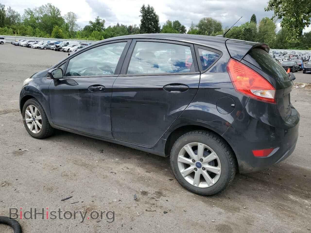 2011 FORD FIESTA - VIN: 3FADP4EJ2BM132575 - Photo 2