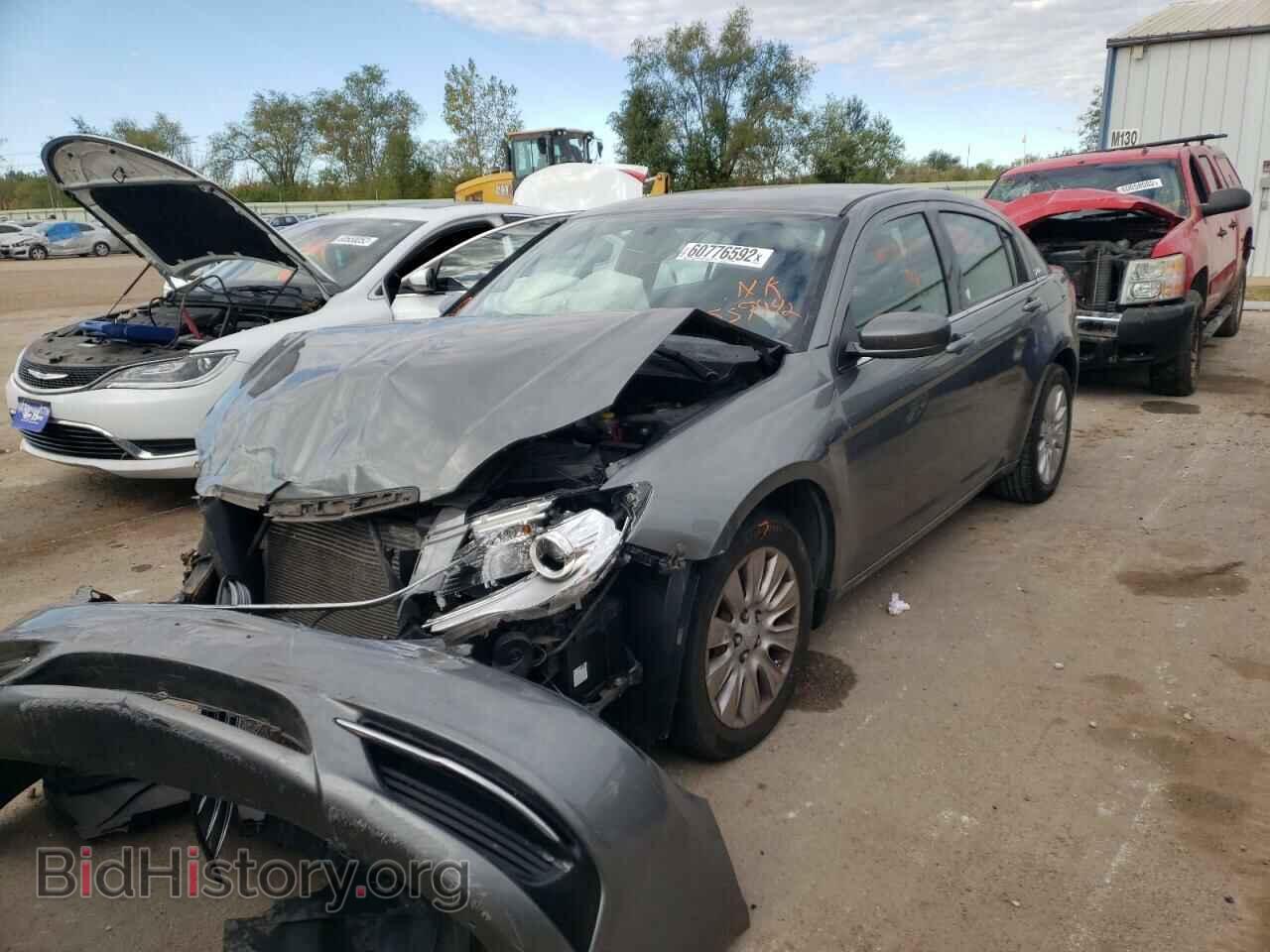 2013 CHRYSLER 200 - VIN: 1C3CCBAB1DN559442 - Фото 2