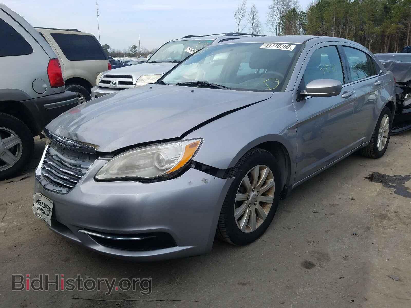 2013 CHRYSLER 200 - VIN: 1C3CCBBG8DN573137 - Фото 2