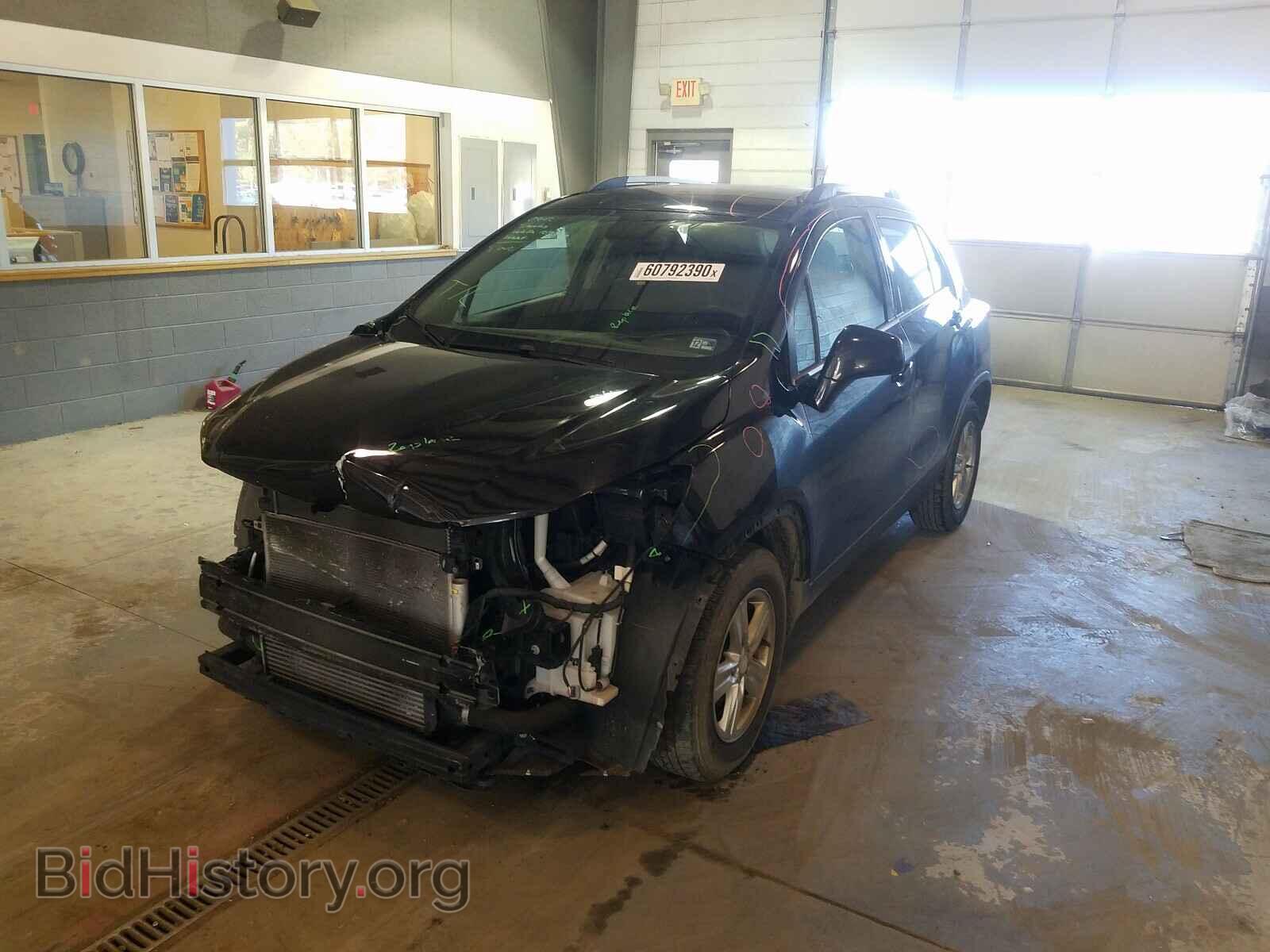 2017 CHEVROLET TRAX - VIN: 3GNCJLSB1HL131096 - Фото 2