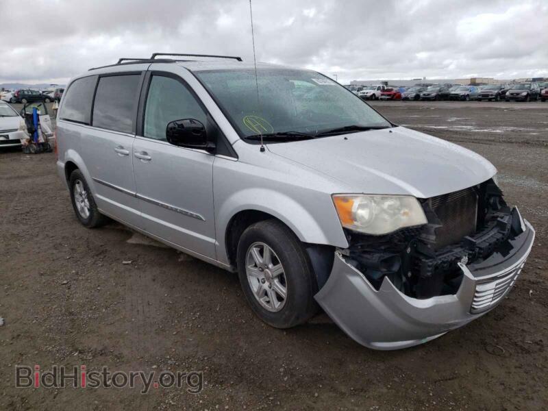 2011 Chrysler MINIVAN Town & COU (VIN 2A4RR5DG6BR664615) — photo 1 of 10, Copart, damage: front end