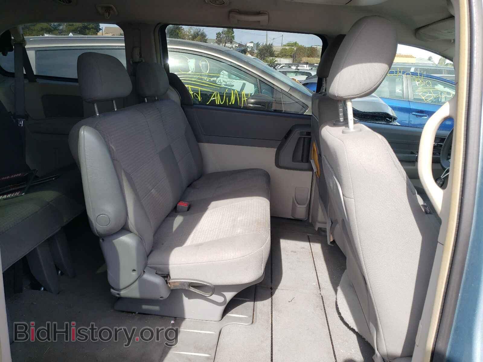 2008 CHRYSLER MINIVAN - VIN: 2A8HR44H38R123902 - Фото 6