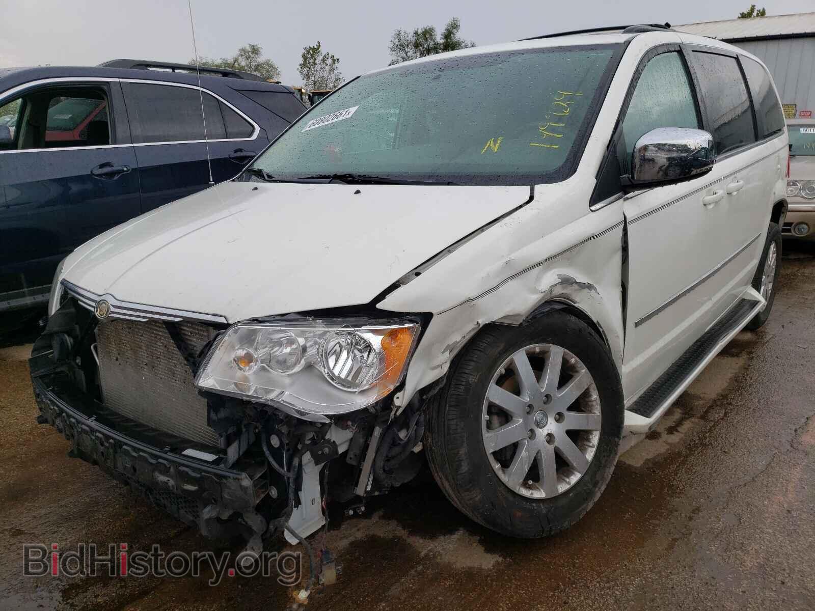 2010 CHRYSLER MINIVAN - VIN: 2A4RR5D15AR149924 - Фото 2