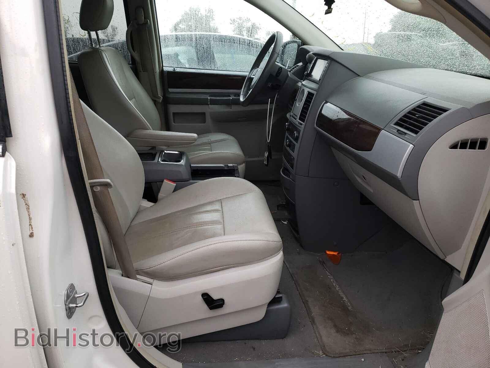 2010 CHRYSLER MINIVAN - VIN: 2A4RR5D15AR149924 - Фото 5
