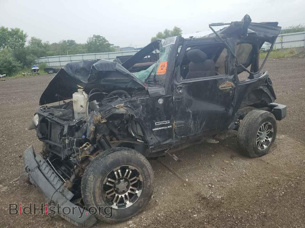 Фотография 1J4AA2D13BL593493 - JEEP WRANGLER 2011