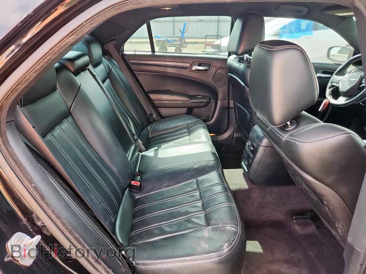 2016 CHRYSLER 300 - VIN: 2C3CCABG6GH252589 - Фото 10