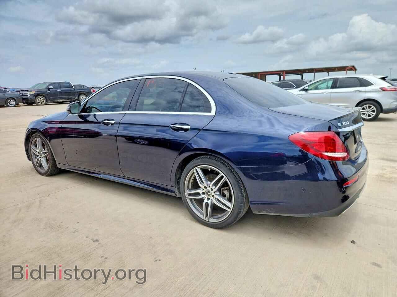 2019 MERCEDES-BENZ E-CLASS - VIN: WDDZF4JB9KA666404 - Фото 2