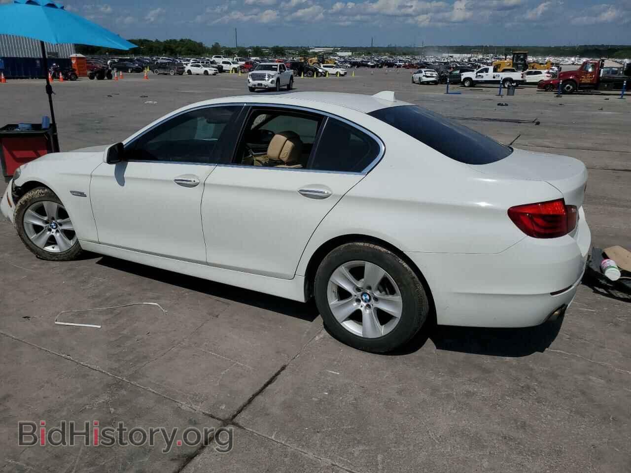 2011 BMW 5 SERIES - VIN: WBAFR1C5XBC749268 - Фото 2