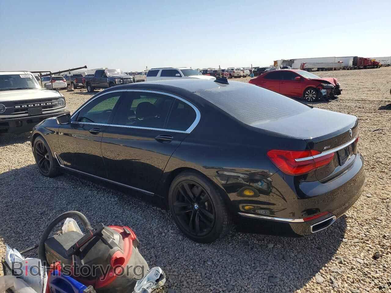 2016 BMW 7 SERIES - VIN: WBA7F2C55GG415698 - Photo 2