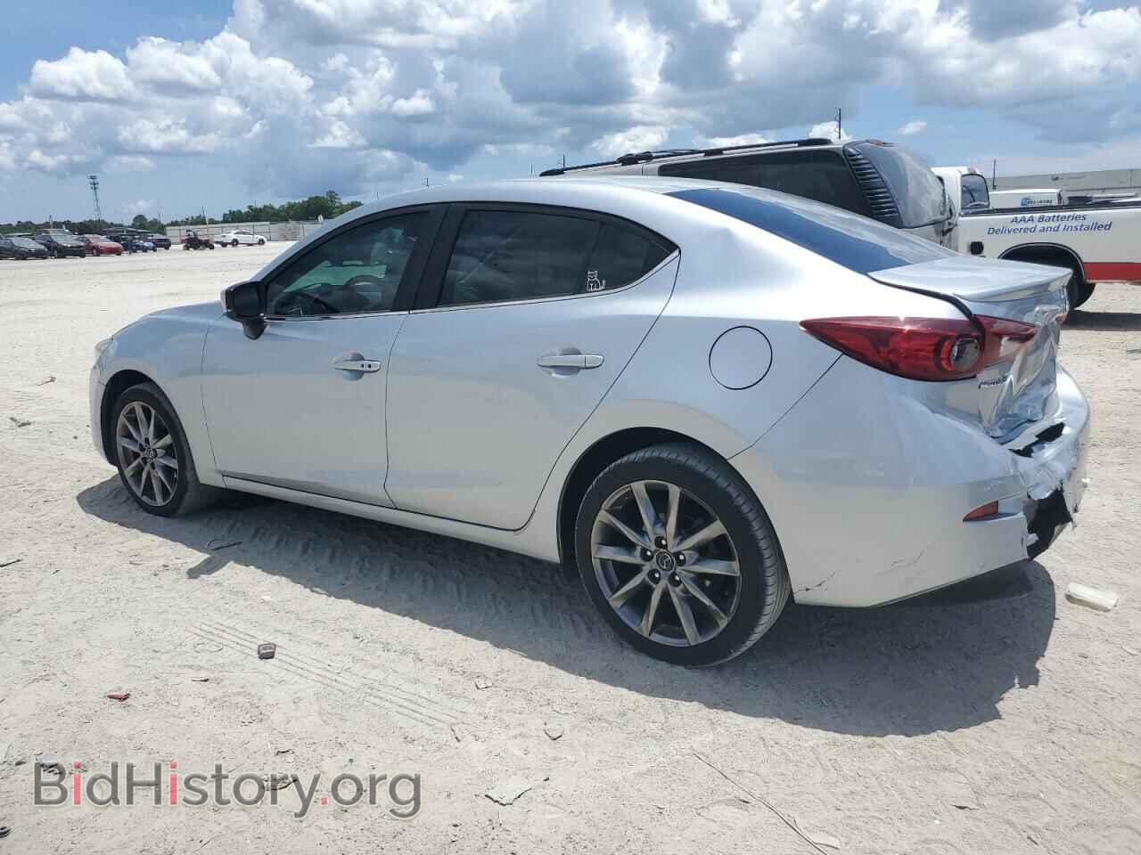 2018 MAZDA 3 - VIN: 3MZBN1V36JM197805 - Фото 2