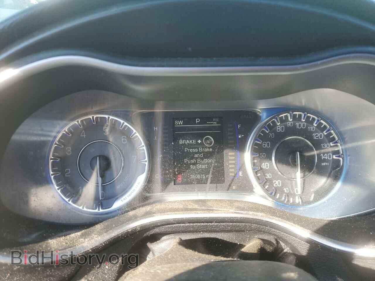 2015 CHRYSLER 200 - VIN: 1C3CCCABXFN666689 - Фото 9