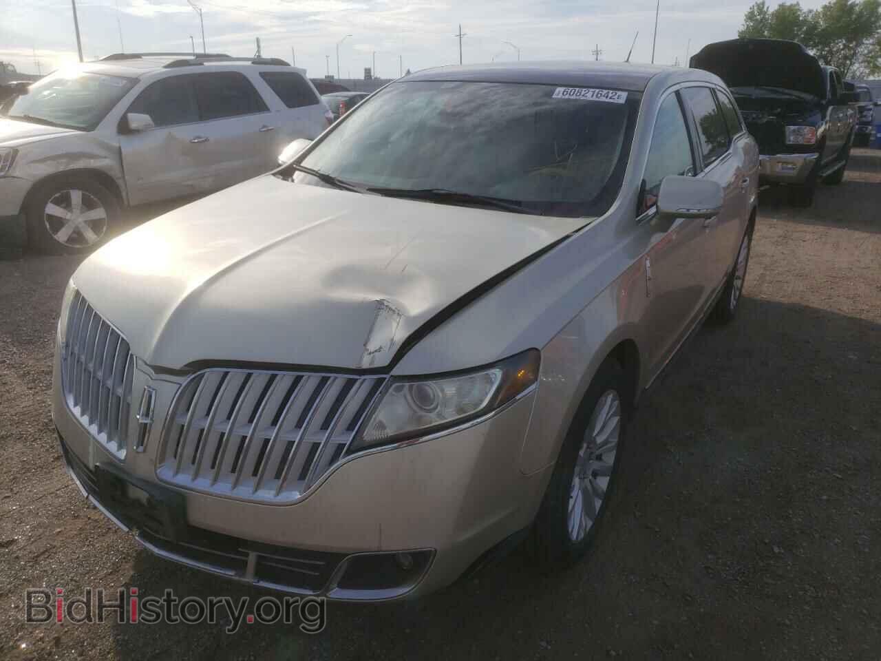 2011 LINCOLN MKT - VIN: 2LMHJ5FR3BBJ52617 - Фото 2