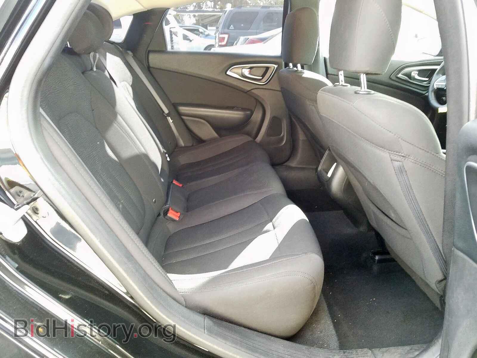 2016 CHRYSLER 200 - VIN: 1C3CCCAB1GN112703 - Фото 6