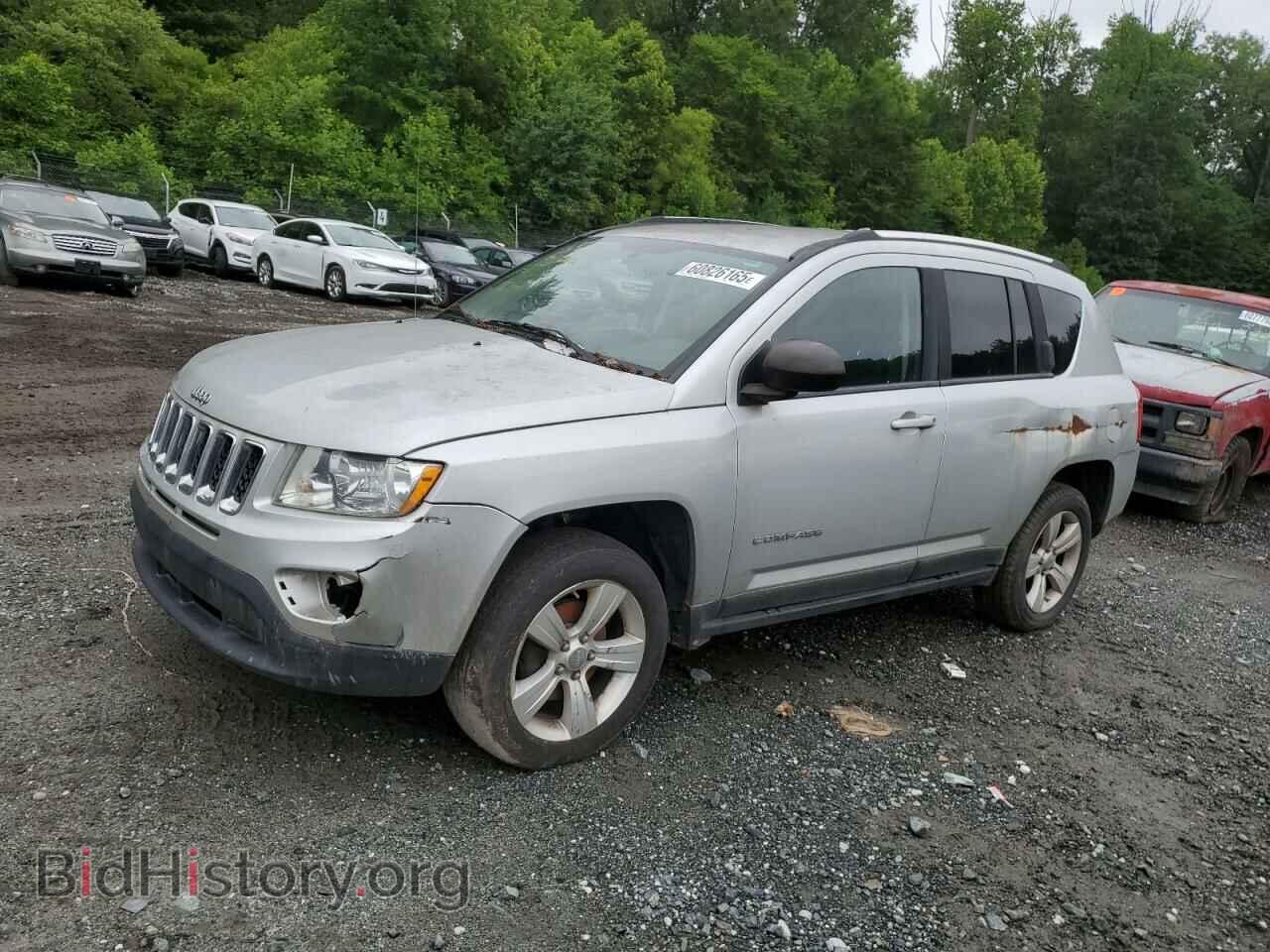 Photo 1J4NF1FB2BD197343 - JEEP COMPASS 2011