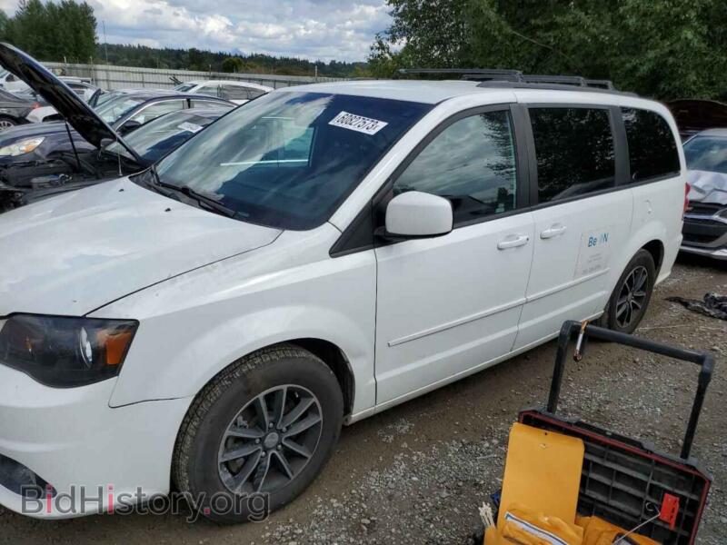2017 Dodge CARAVAN Grand Cara (VIN 2C4RDGEG5HR697807) — photo 1 of 14, Copart, damage: engine burn
