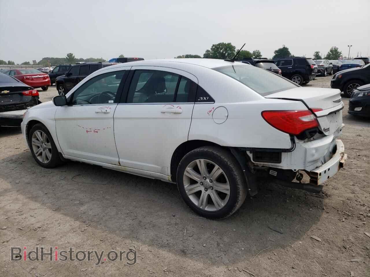 2012 CHRYSLER 200 - VIN: 1C3CCBBG1CN131637 - Фото 2