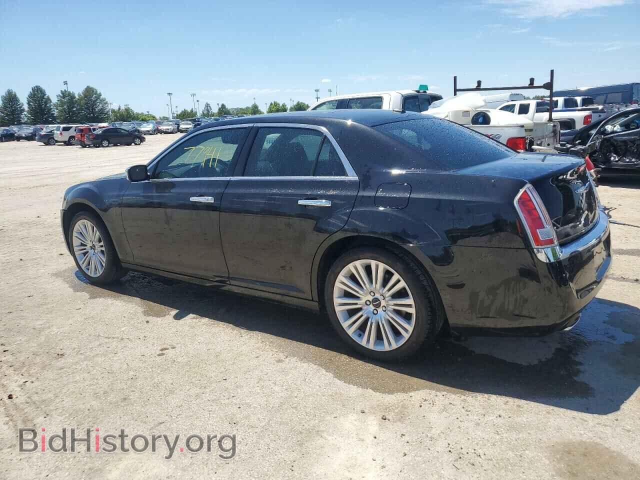 2011 CHRYSLER 300 - VIN: 2C3CA6CT2BH514020 - Фото 2