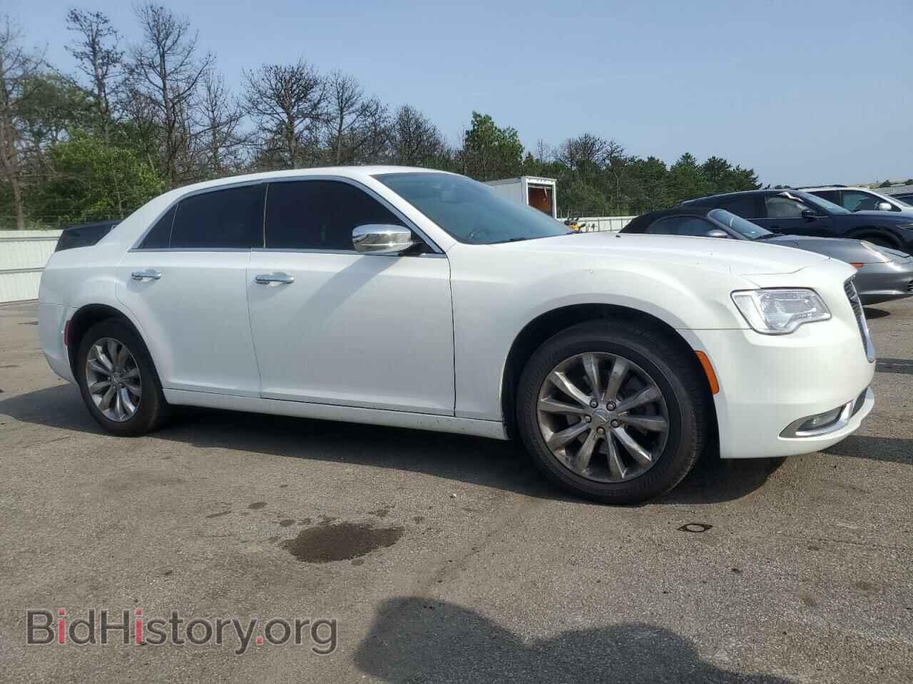 2019 CHRYSLER 300 - VIN: 2C3CCAKG3KH534391 - Фото 4