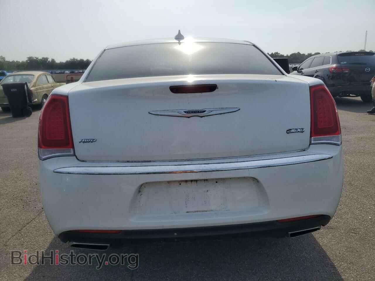 2019 CHRYSLER 300 - VIN: 2C3CCAKG3KH534391 - Фото 6
