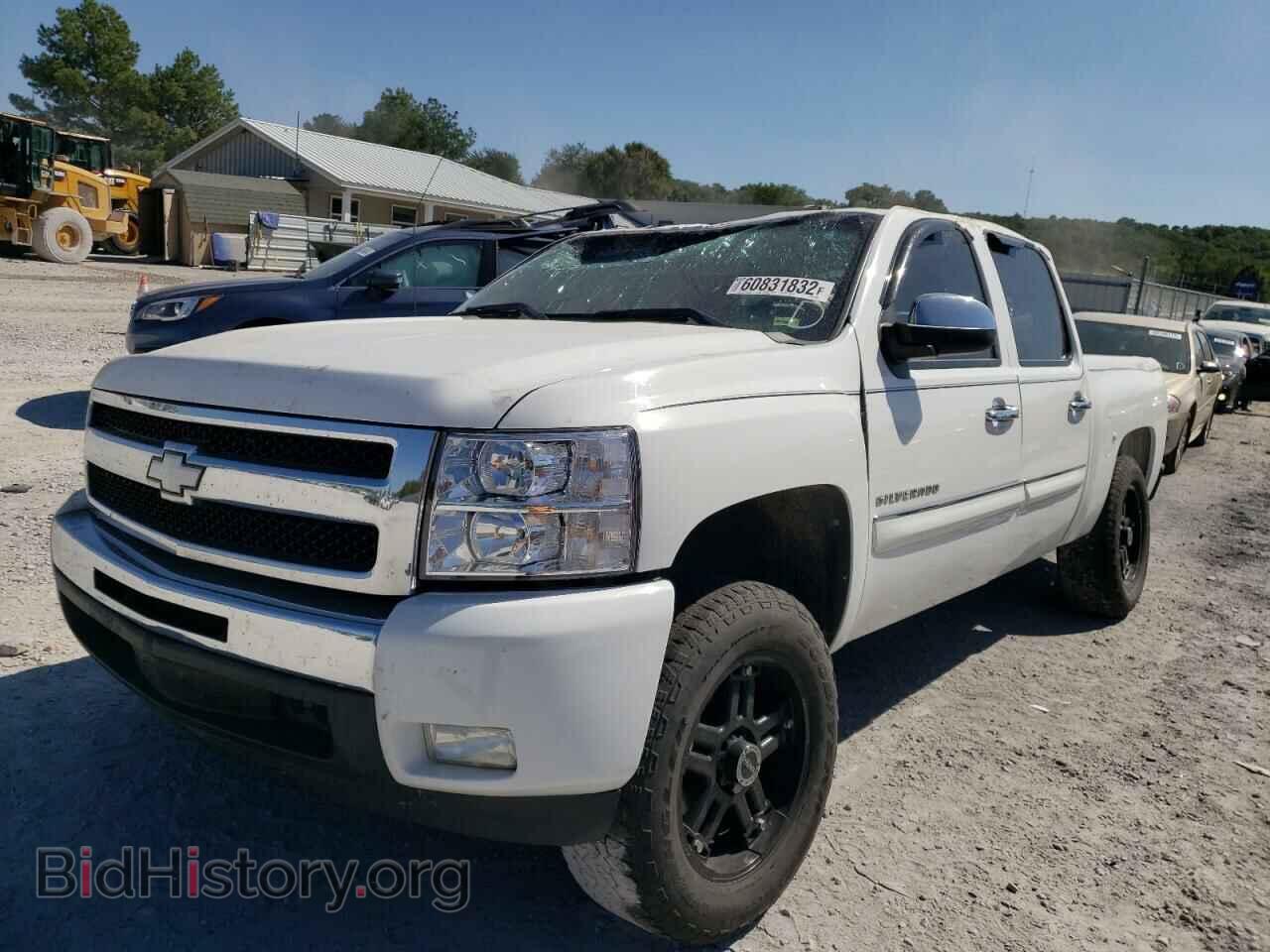 2011 CHEVROLET SILVERADO - VIN: 3GCPCSE05BG238998 - Фото 2